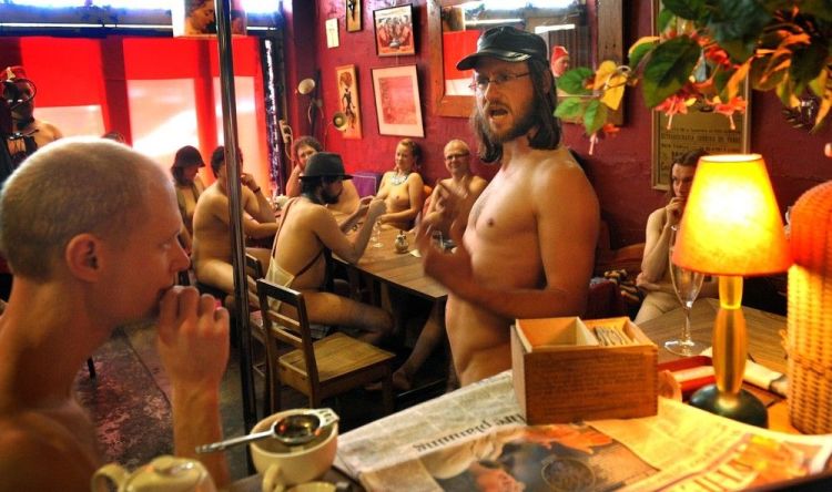 Melbourne Fringe Festival where you can take your meal naked - 06
