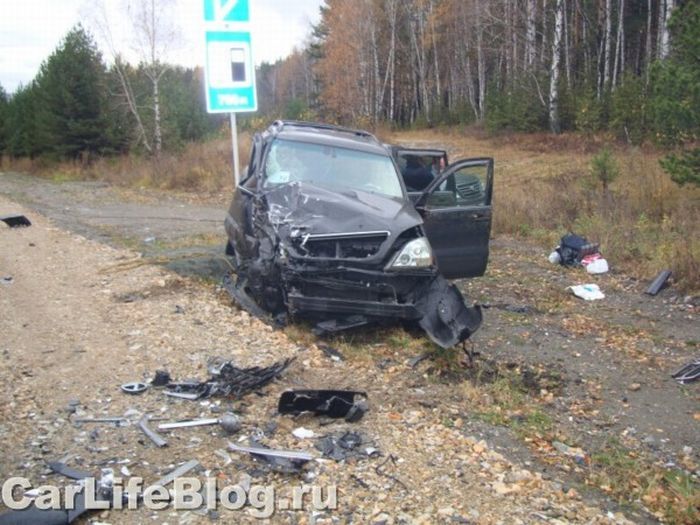 Collision of two Lexus in Russia - 02