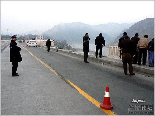 Accident on a bridge in China - 05