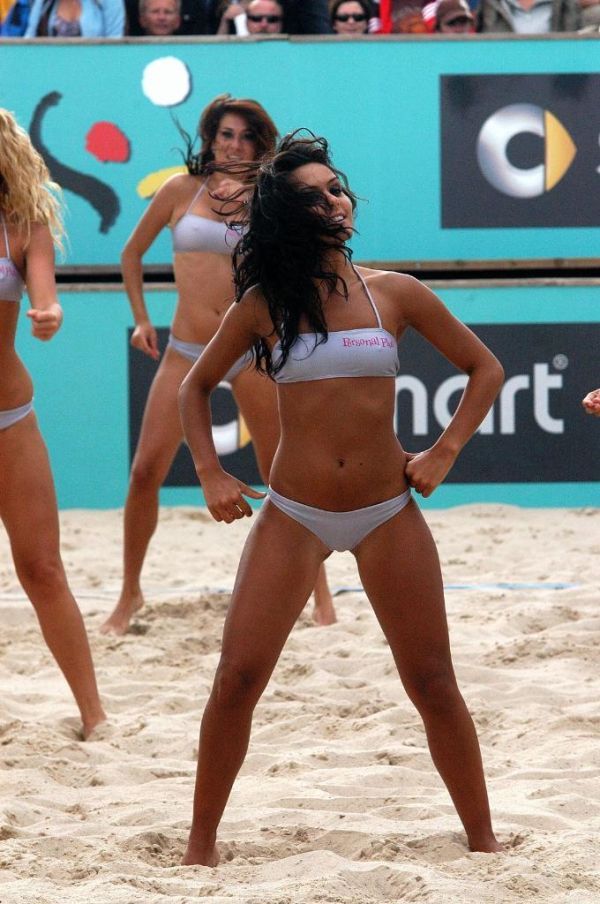 These sexy cheerleaders of beach volleyball - 55