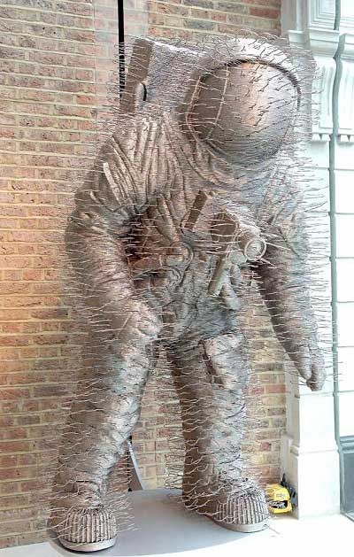 Incredible sculptures of David Mach made from coathangers - 06