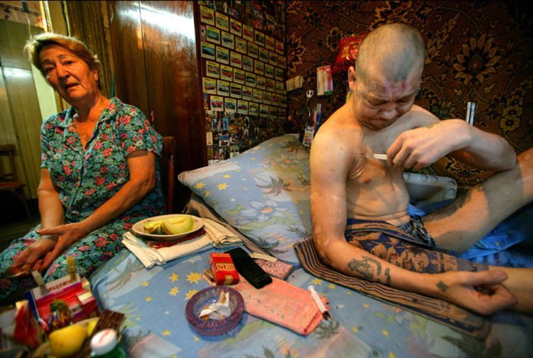 A series of photos by Brent Stirton - Ukraine ... Sex, Drugs, Poverty & HIV. Not for sensitive souls! - 08