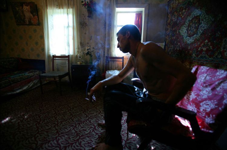 A series of photos by Brent Stirton - Ukraine ... Sex, Drugs, Poverty & HIV. Not for sensitive souls! - 31