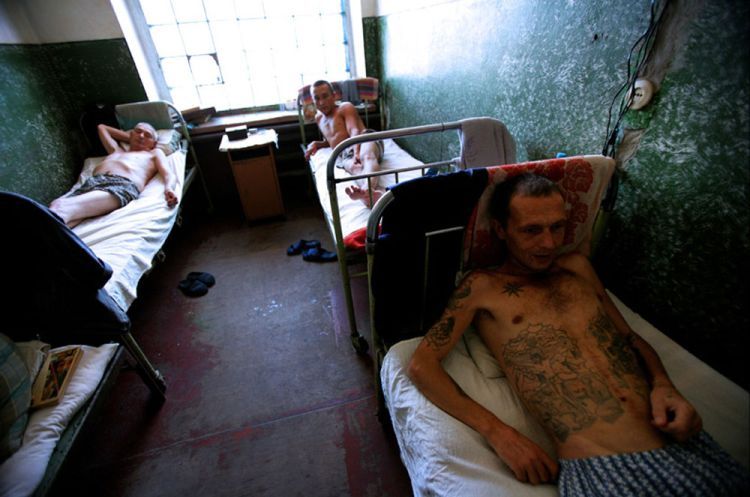 A series of photos by Brent Stirton - Ukraine ... Sex, Drugs, Poverty & HIV. Not for sensitive souls! - 33