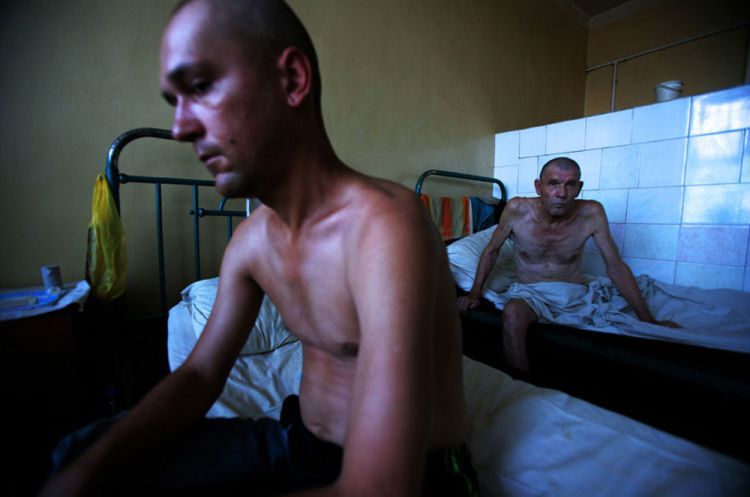 A series of photos by Brent Stirton - Ukraine ... Sex, Drugs, Poverty & HIV. Not for sensitive souls! - 35