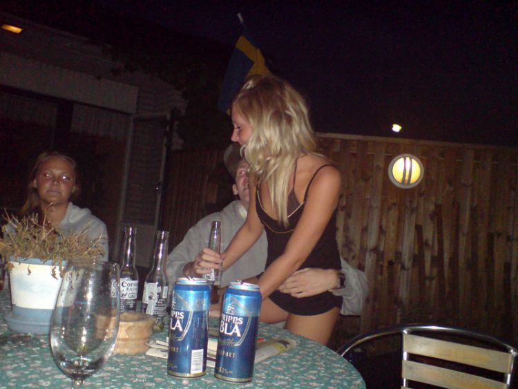 Drunken girls at parties - 05