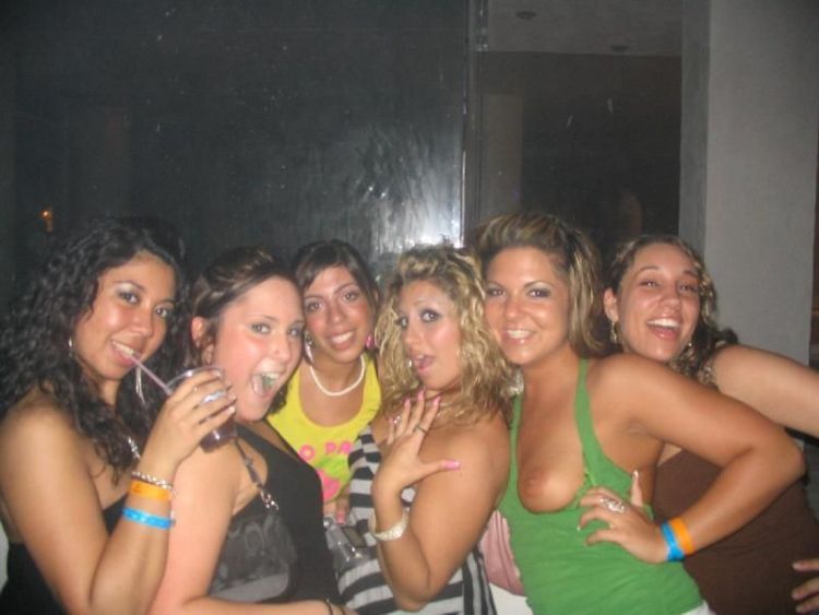 How girls are having fun at college parties - 19