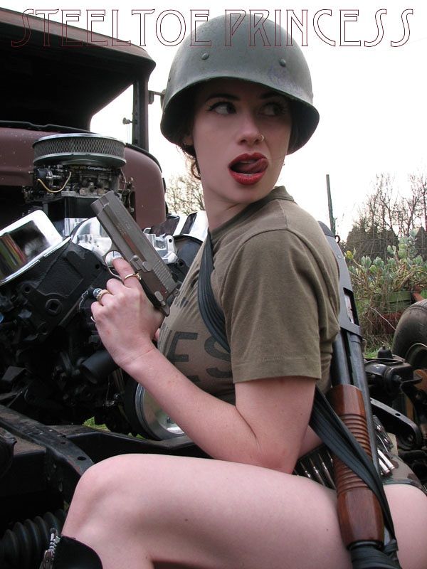 Amazing collection: girls, camouflage and guns - 48