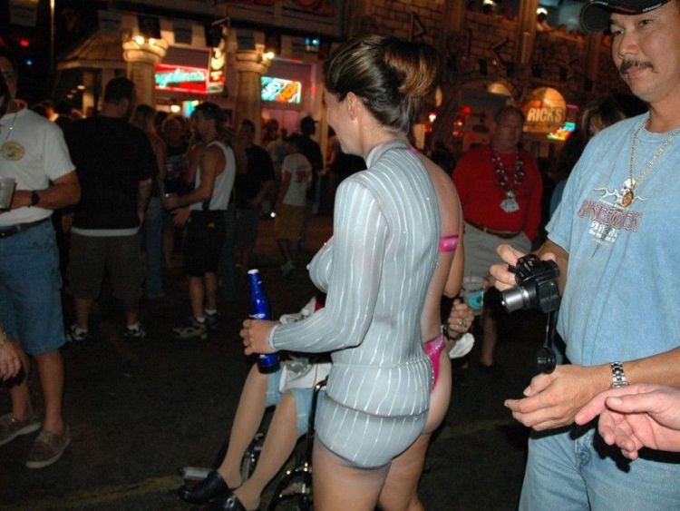 Compilation of pics from the most debauched parties. Now that’s called partying )) - 27