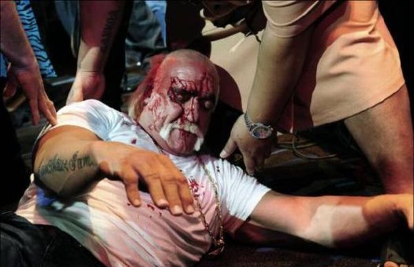 Hulk Hogan got his face smashed at a press conference - 16