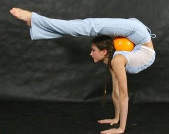 Super flexible gymnasts. How do they do this? ;) - 04