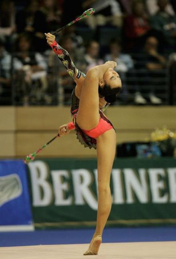 Super flexible gymnasts. How do they do this? ;) - 08
