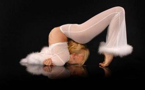 Super flexible gymnasts. How do they do this? ;) (26 pics)