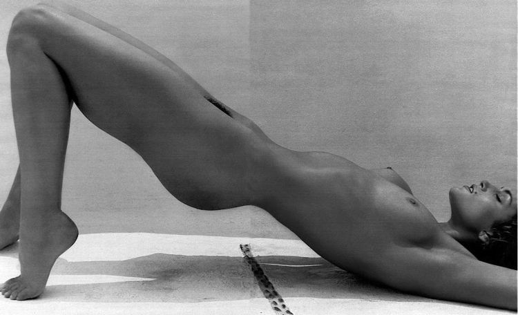 Twenty of the most revealing photos of Cindy Crawford - 17
