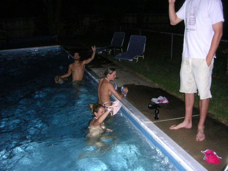 Merry parties in swimming pools - 10