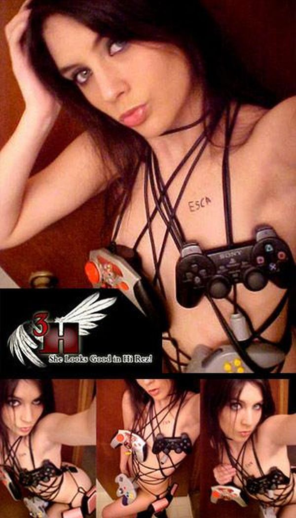Hot gaming girls - 15