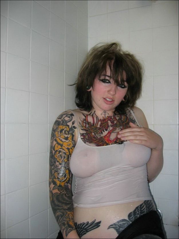 Tattooed cheek taking a shower. Not for the faint-hearted ;) - 15