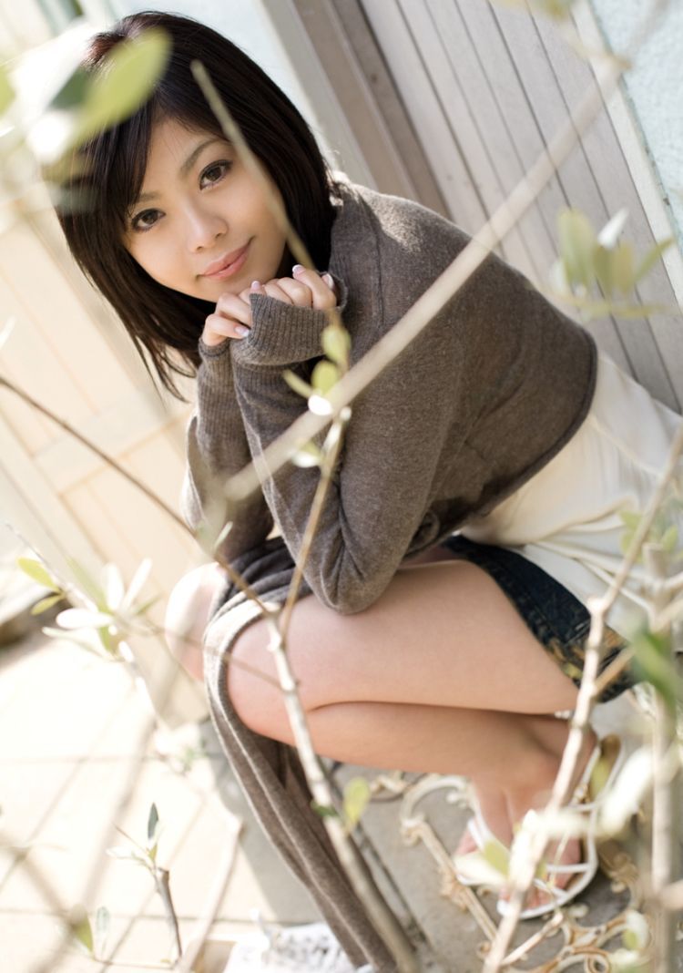Stunning Asian girl - 01