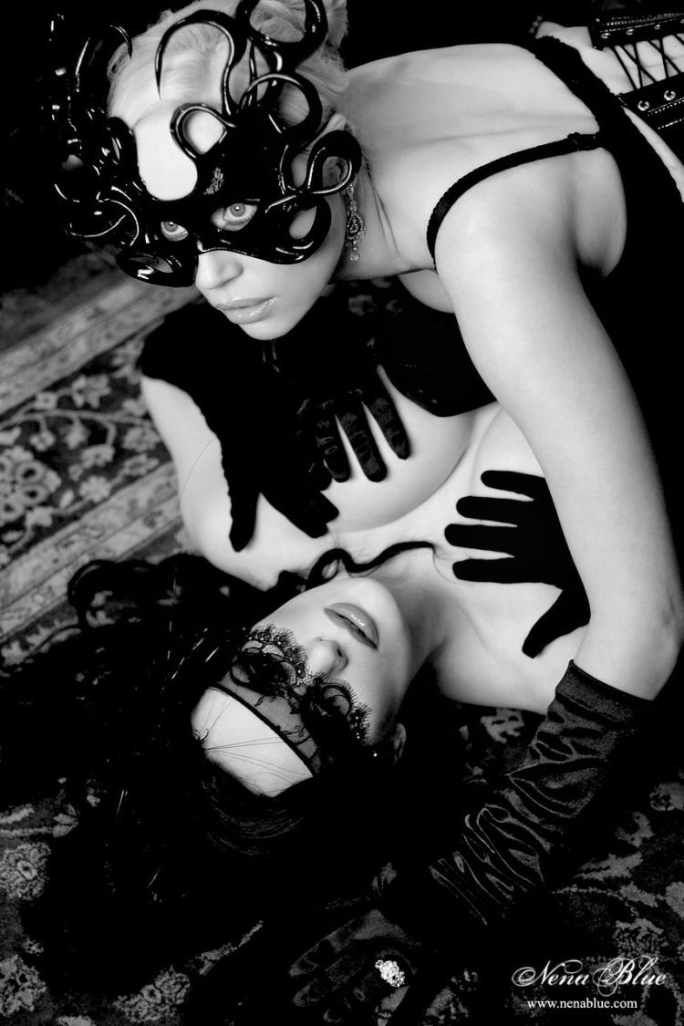 Wonderful erotic photo shoot in black and white - 28