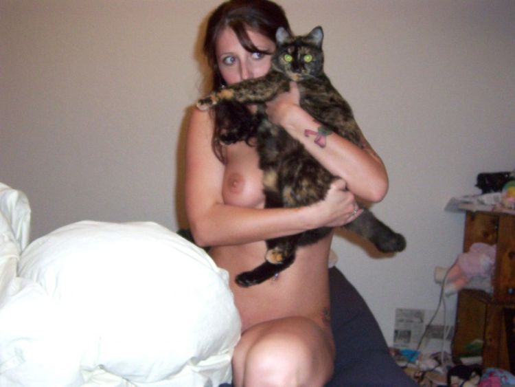 Amateur girls and their favorite pets - 09