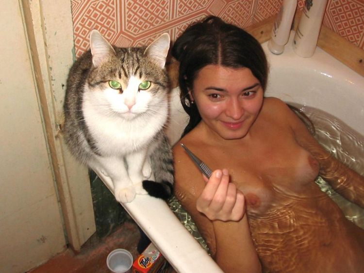 Amateur girls and their favorite pets - 11