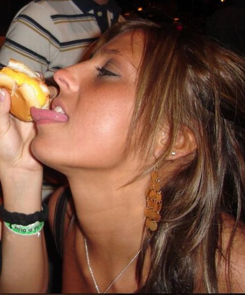 Hot Cheeks who love hot dogs - 17