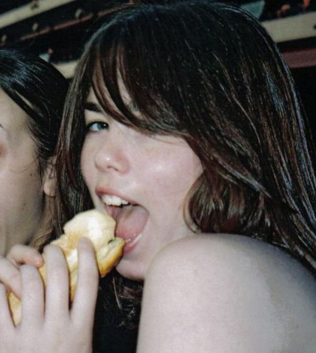 Hot Cheeks who love hot dogs - 18
