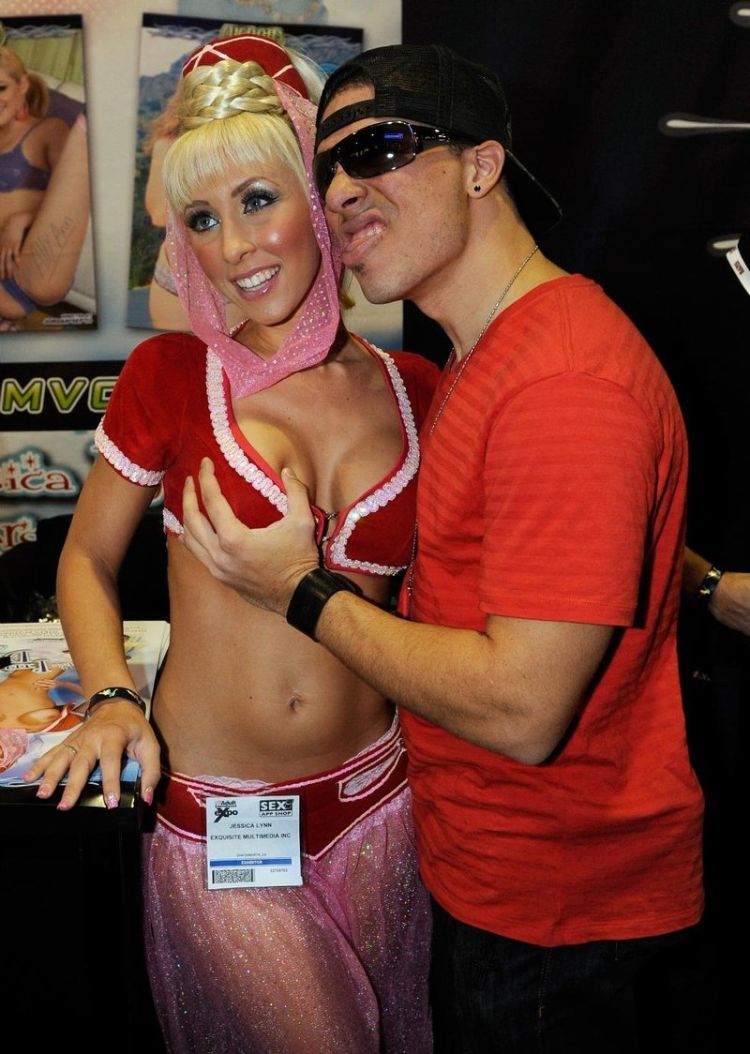 Small photo essay from 2010 AVN Adult Entertainment Expo - 05