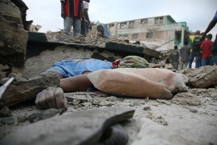 OMG of the day. Terrible consequences of earthquake in Haiti. Viewer discretion is advised! - 03