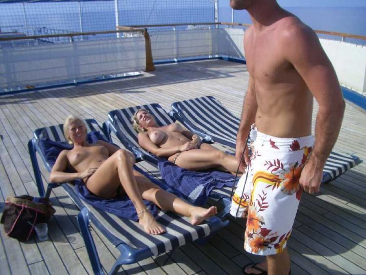 How a funny company partied on a cruise ship - 02
