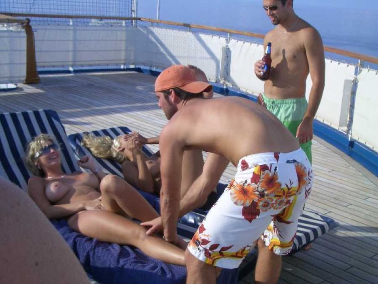 How a funny company partied on a cruise ship - 20