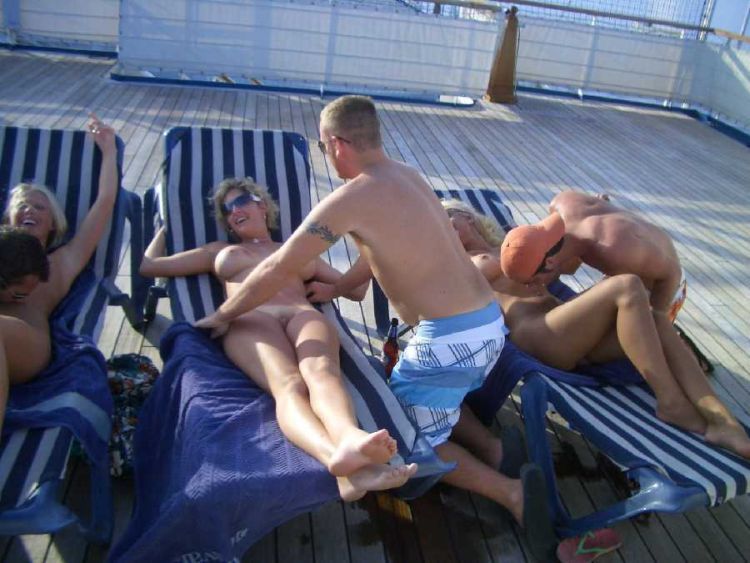 How a funny company partied on a cruise ship - 24