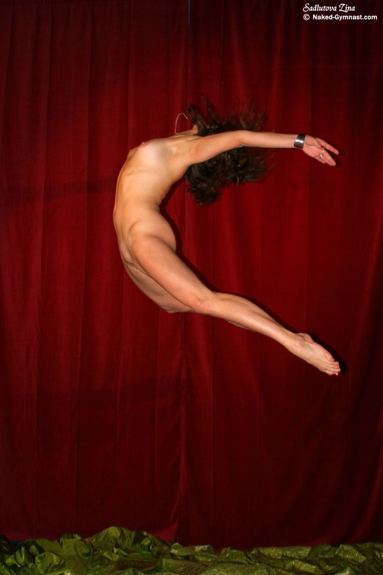 Movements of a naked gymnast - 29