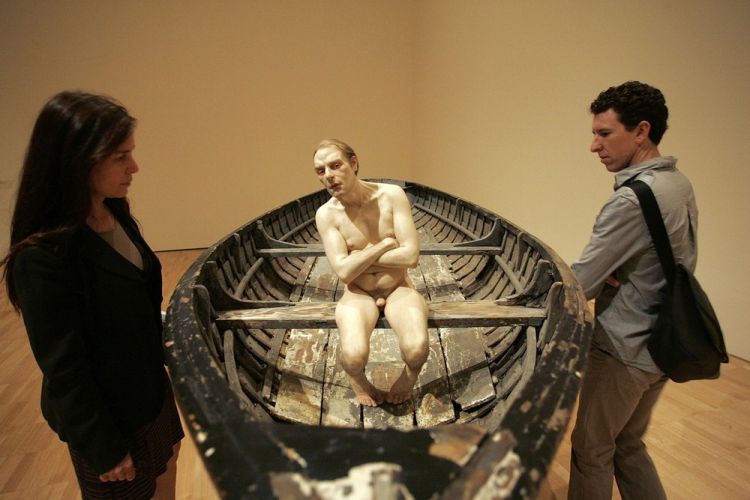 Hypernatural works of Ron Mueck at the exhibition in Melbourne - 08