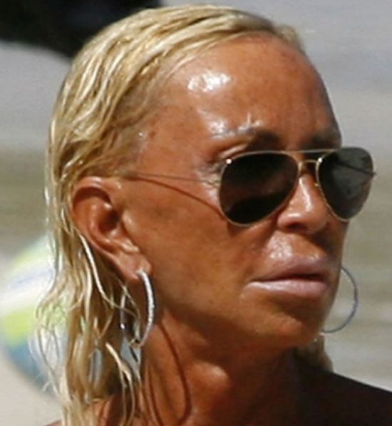 Donatella Versace scare people with their tits - 00