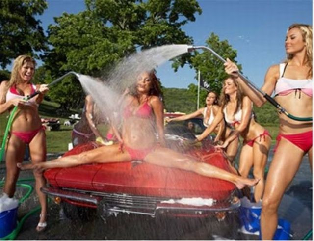 A small selection of sexy female car washers - 00
