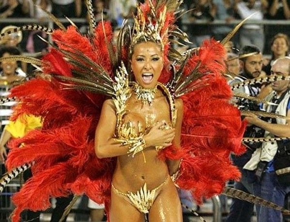Why all the girls are so joyful at the Brazilian carnival? - 01