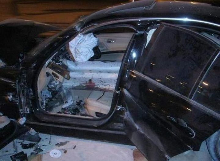 OMG. Accident in Dubai, the car ran into a metal fence - 01