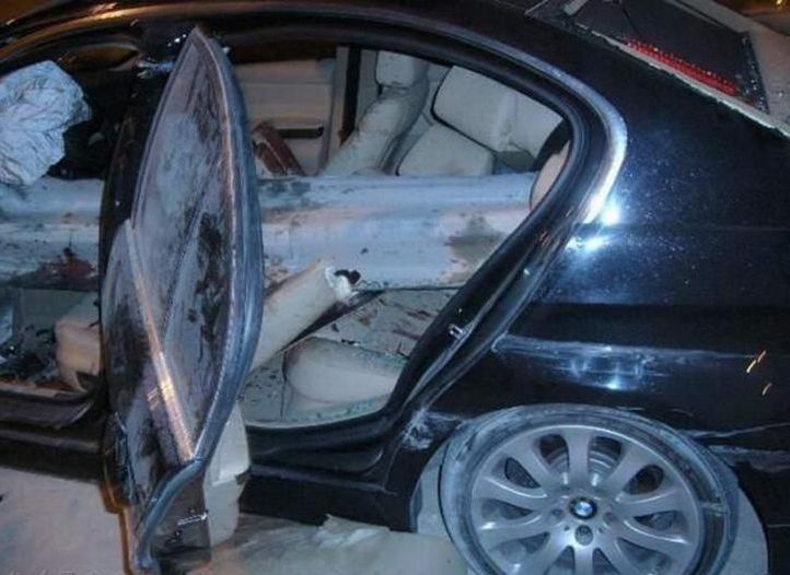 OMG. Accident in Dubai, the car ran into a metal fence - 02