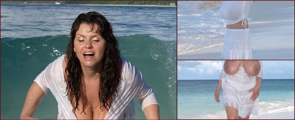 How Milena Velba bathed her huge breasts in the ocean - 10