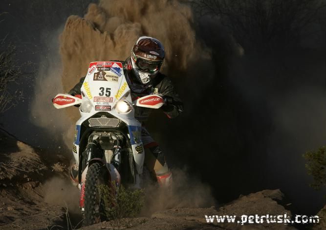 Awesome photos from the Dakar Rally 2010 - 05