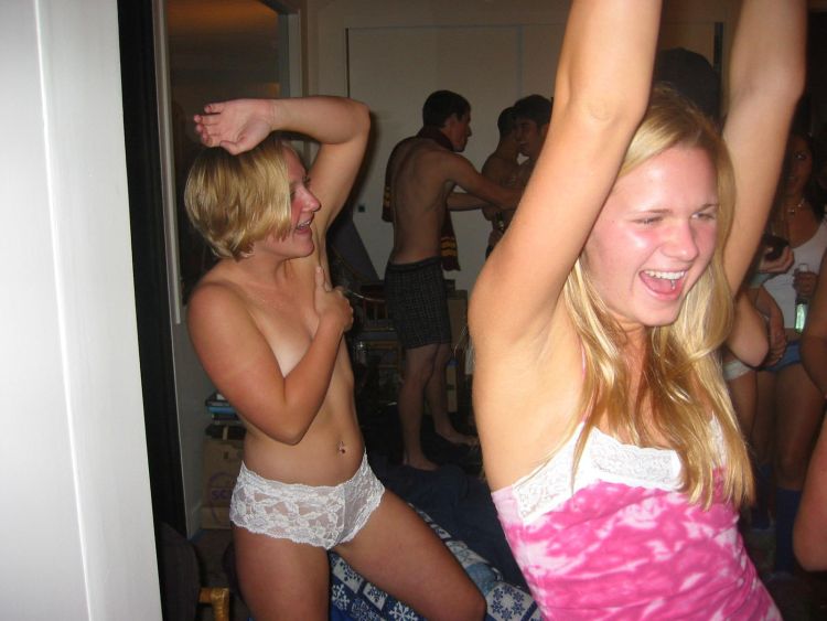 How hot girls making house parties - 19