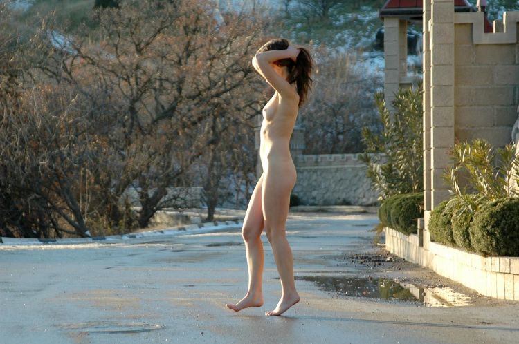 Walking naked in the morning - 35
