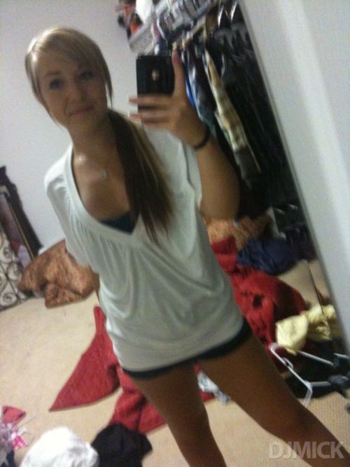 Large selection of self-shots of sexy girls - 16