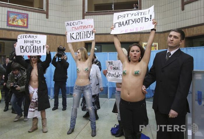 Another naked protest during the presidential elections in Ukraine - 09
