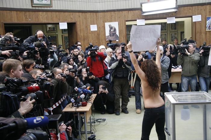 Another naked protest during the presidential elections in Ukraine - 12