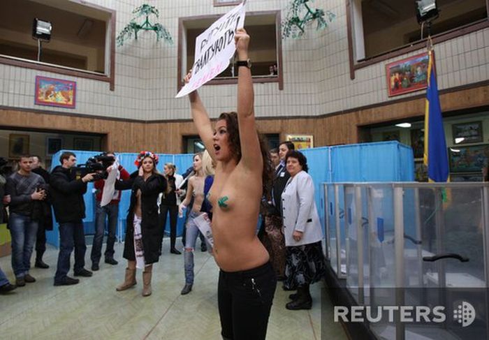 Another naked protest during the presidential elections in Ukraine - 13