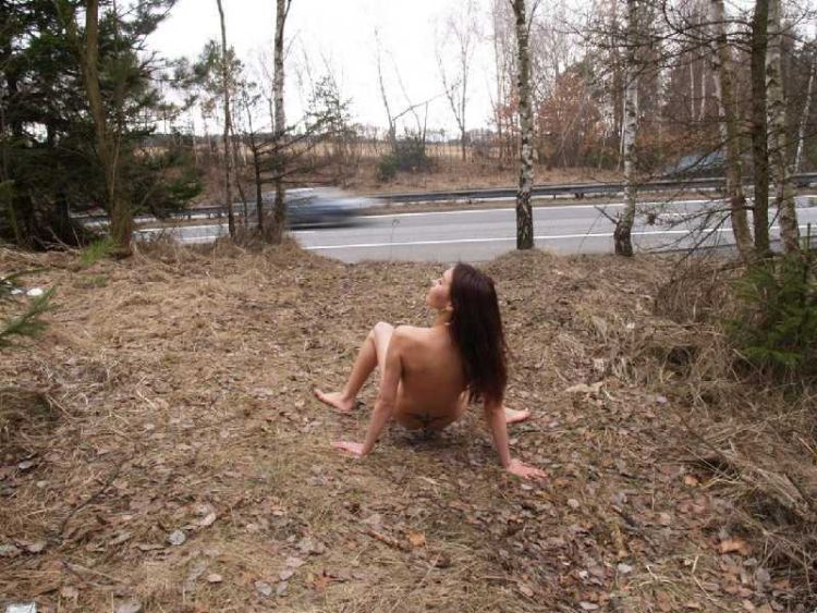 Girls that like to go naked in public places - 24