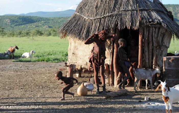 How does the common people live in Namibia - 13