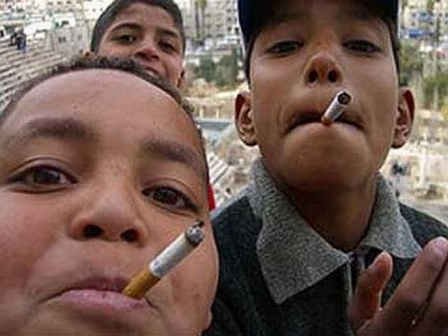 Children with a cigarette - very sad pictures - 01